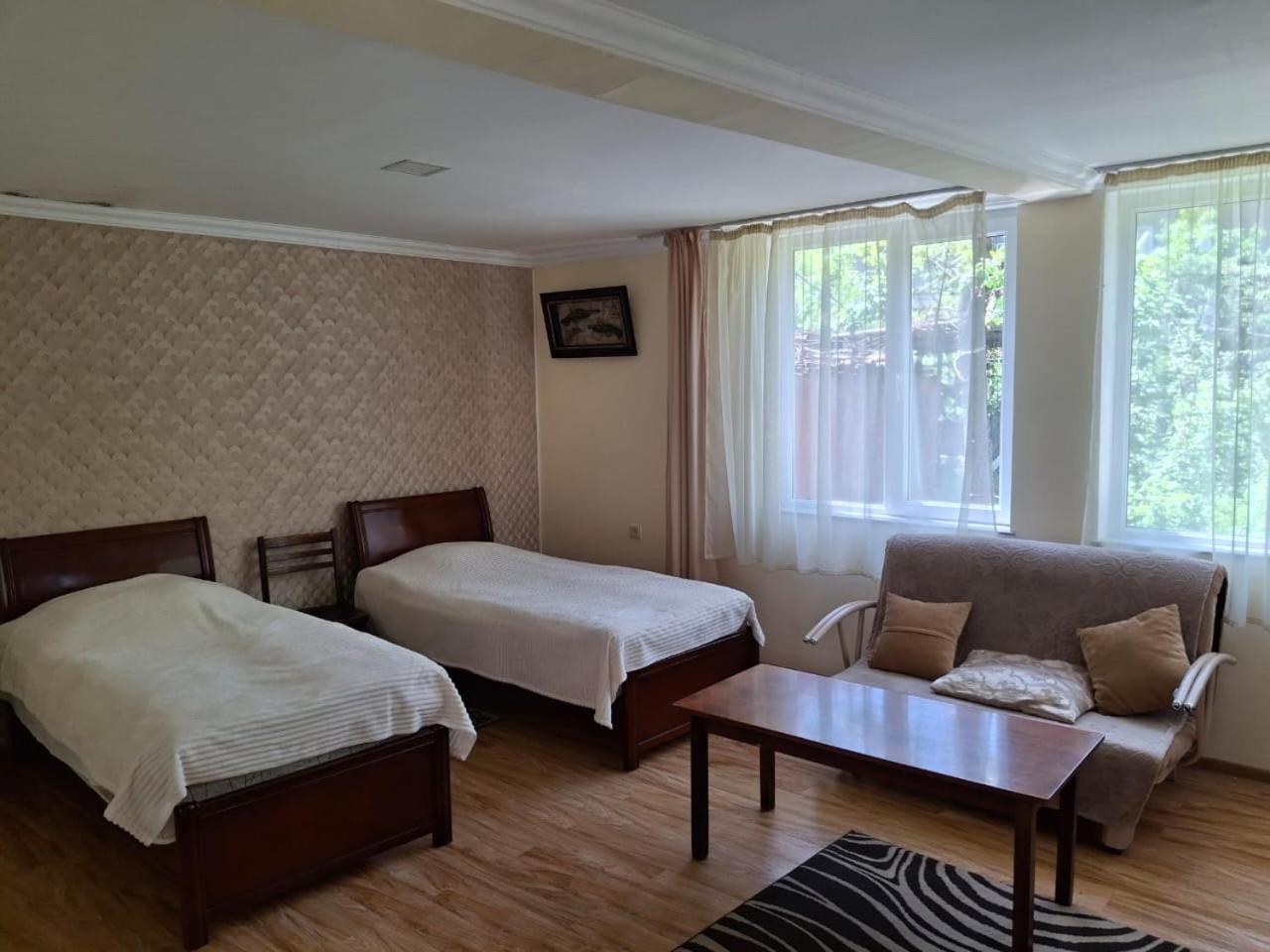 Center Hotel Goris Exterior photo