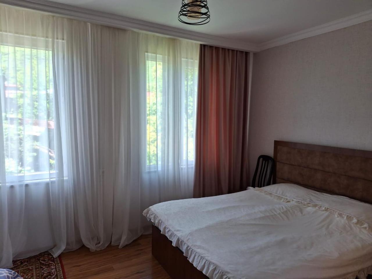 Center Hotel Goris Exterior photo